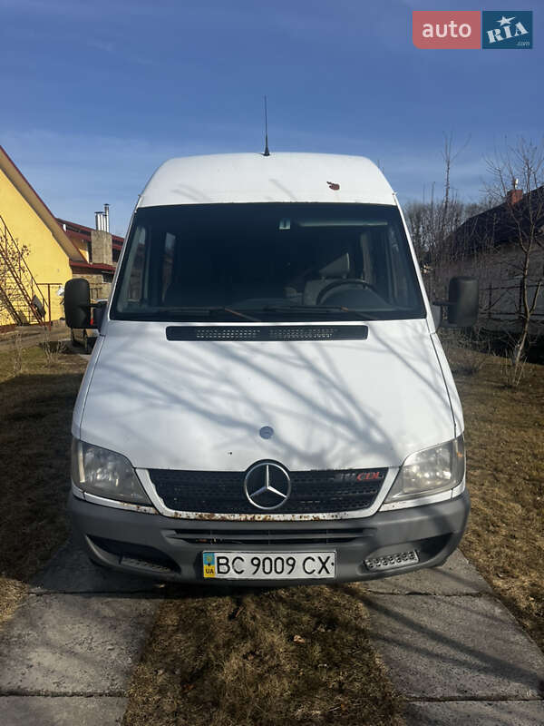 Грузопассажирский фургон Mercedes-Benz Sprinter 2004 в Львове