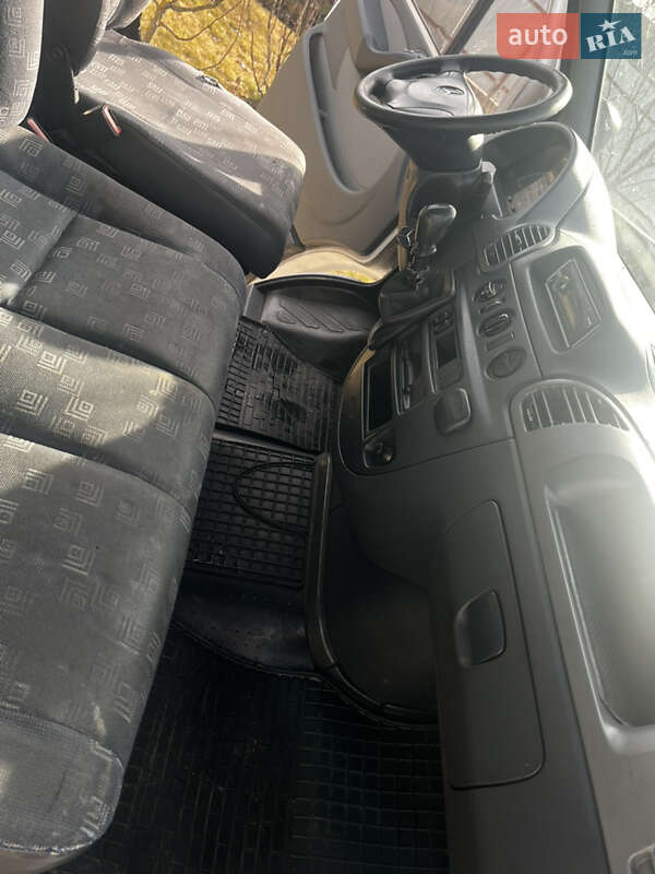 Грузопассажирский фургон Mercedes-Benz Sprinter 2004 в Львове