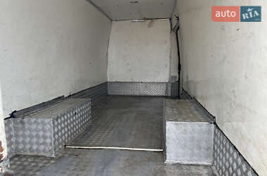 Вантажний фургон Mercedes-Benz Sprinter 2005 в 