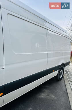 Грузовой фургон Mercedes-Benz Sprinter 2018 в 