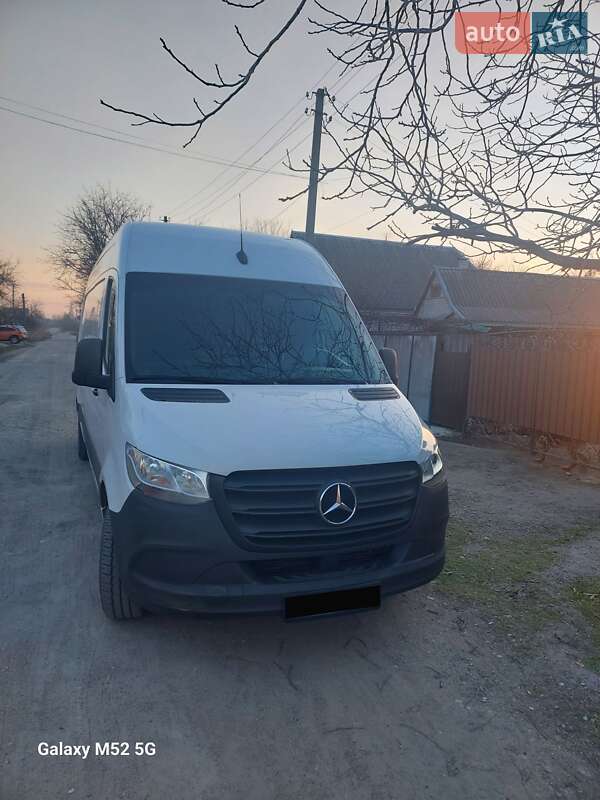 Грузовой фургон Mercedes-Benz Sprinter 2020 в 