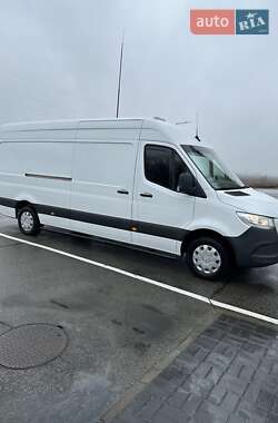 Грузовой фургон Mercedes-Benz Sprinter 2021 в 
