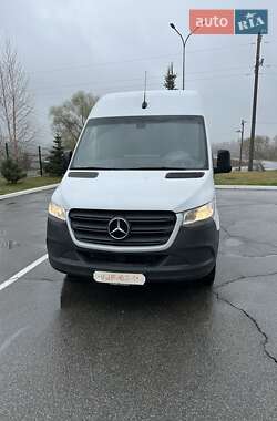 Грузовой фургон Mercedes-Benz Sprinter 2021 в 