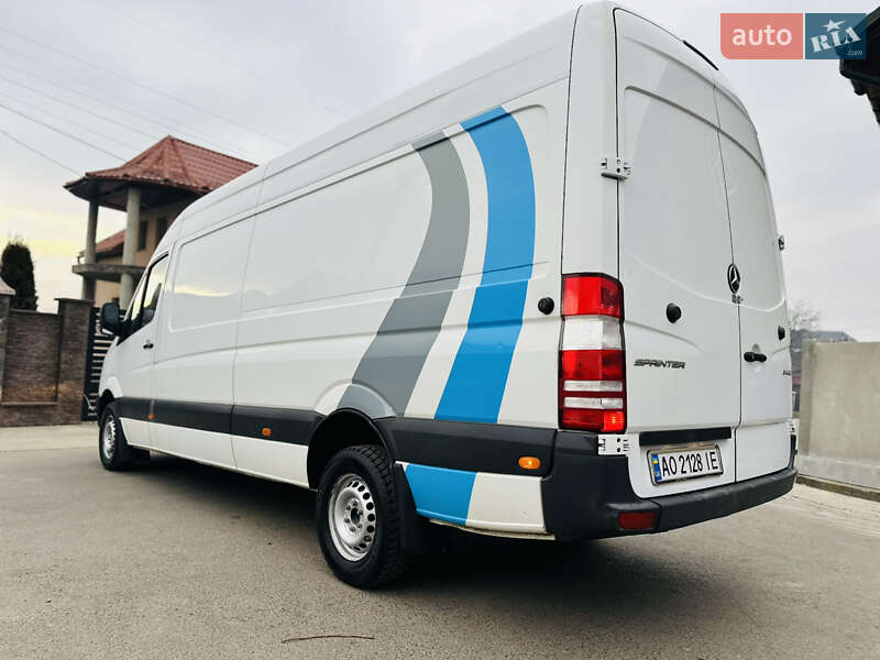 Грузовой фургон Mercedes-Benz Sprinter 2017 в Тячеве