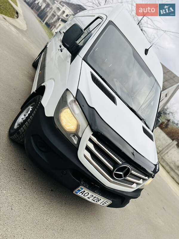 Грузовой фургон Mercedes-Benz Sprinter 2017 в Тячеве