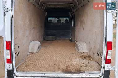 Грузовой фургон Mercedes-Benz Sprinter 2000 в 