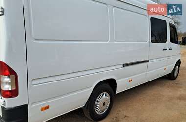 Грузовой фургон Mercedes-Benz Sprinter 2000 в 