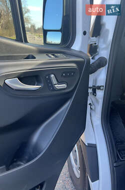 Вантажопасажирський фургон Mercedes-Benz Sprinter 2020 в 