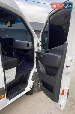 Грузопассажирский фургон Mercedes-Benz Sprinter 2019 в 