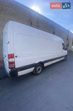 Грузовой фургон Mercedes-Benz Sprinter 2012 в 