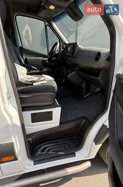 Грузовой фургон Mercedes-Benz Sprinter 2020 в 