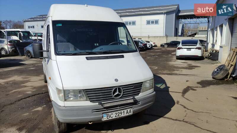 Грузовой фургон Mercedes-Benz Sprinter 1997 в Львове