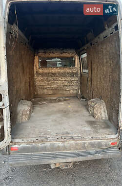 Вантажний фургон Mercedes-Benz Sprinter 2003 в 
