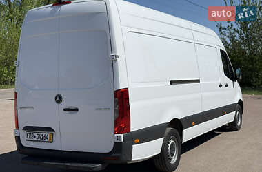 Грузовой фургон Mercedes-Benz Sprinter 2021 в 