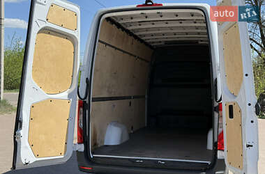 Грузовой фургон Mercedes-Benz Sprinter 2021 в 