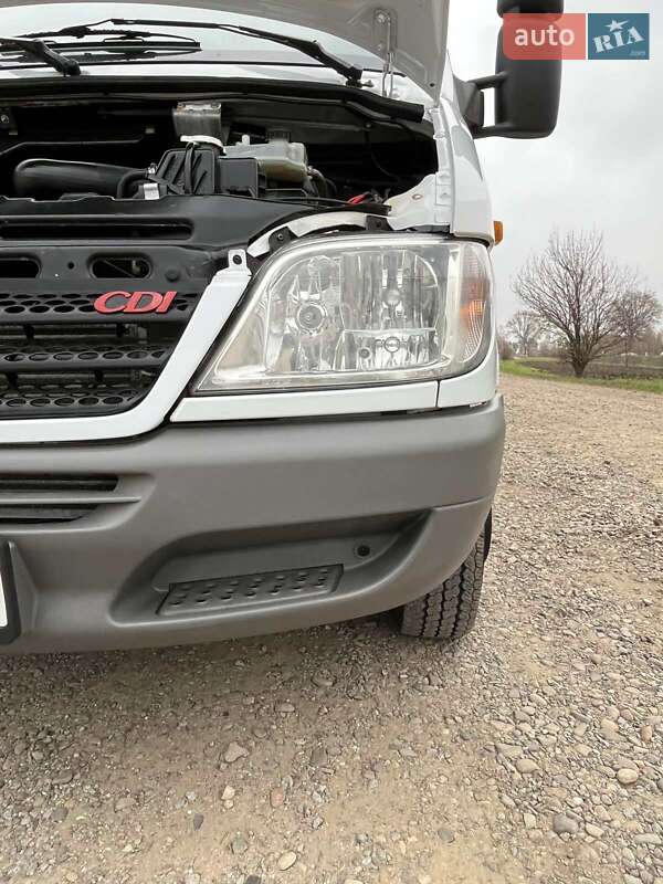 Грузовой фургон Mercedes-Benz Sprinter 2002 в Ровно
