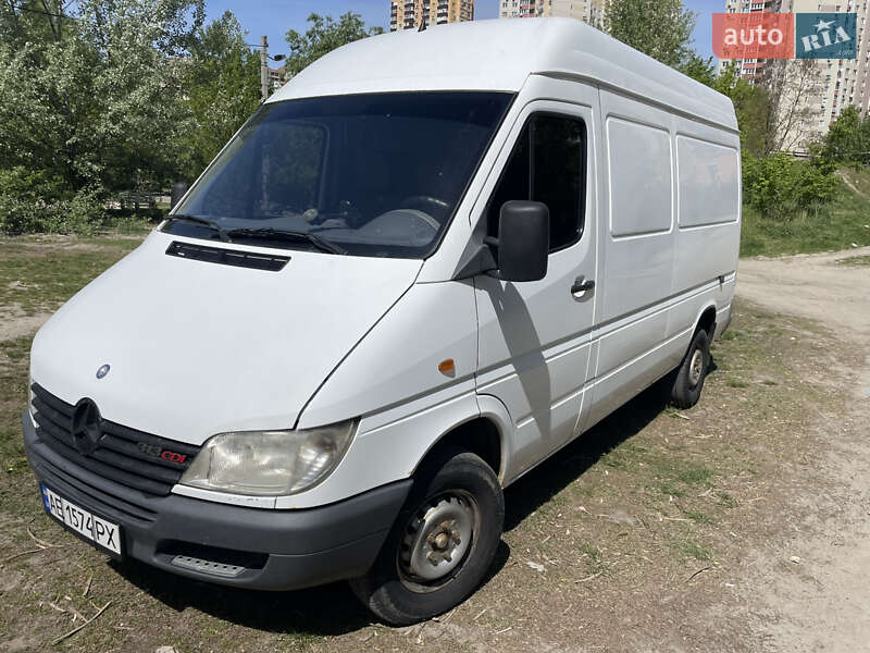 Вантажний фургон Mercedes-Benz Sprinter 2000 в 