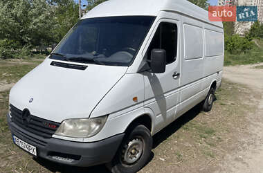 Вантажний фургон Mercedes-Benz Sprinter 2000 в 