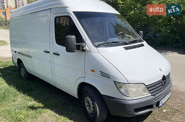 Вантажний фургон Mercedes-Benz Sprinter 2000 в 