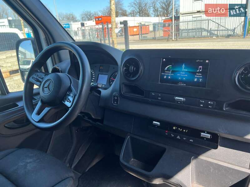 Грузовой фургон Mercedes-Benz Sprinter 2022 в Долине