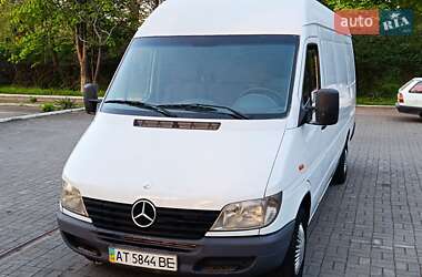 Грузовой фургон Mercedes-Benz Sprinter 2000 в 