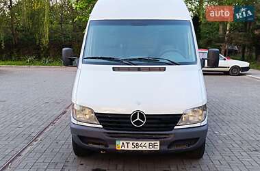 Грузовой фургон Mercedes-Benz Sprinter 2000 в 