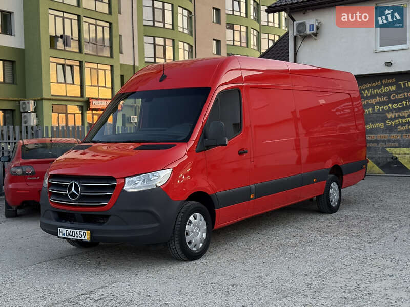 Вантажний фургон Mercedes-Benz Sprinter 2021 в 