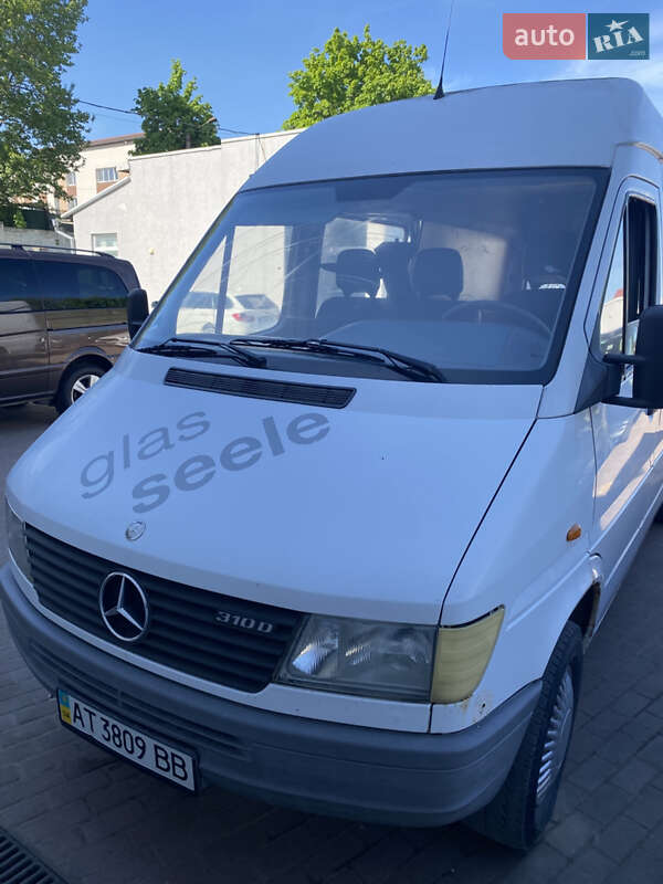 Грузовой фургон Mercedes-Benz Sprinter 1999 в 