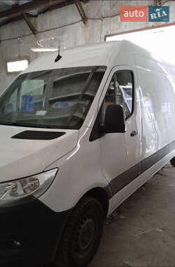 Грузовой фургон Mercedes-Benz Sprinter 2021 в 