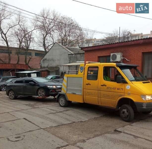 Евакуатор Mercedes-Benz Sprinter 1997 в Одесі