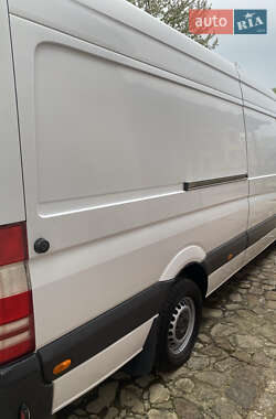 Грузовой фургон Mercedes-Benz Sprinter 2015 в 