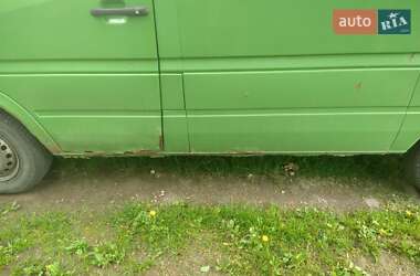 Вантажний фургон Mercedes-Benz Sprinter 2005 в 
