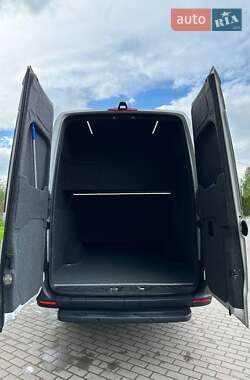 Вантажопасажирський фургон Mercedes-Benz Sprinter 2020 в 