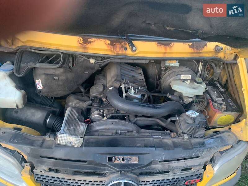 Грузовой фургон Mercedes-Benz Sprinter 2005 в Песочине
