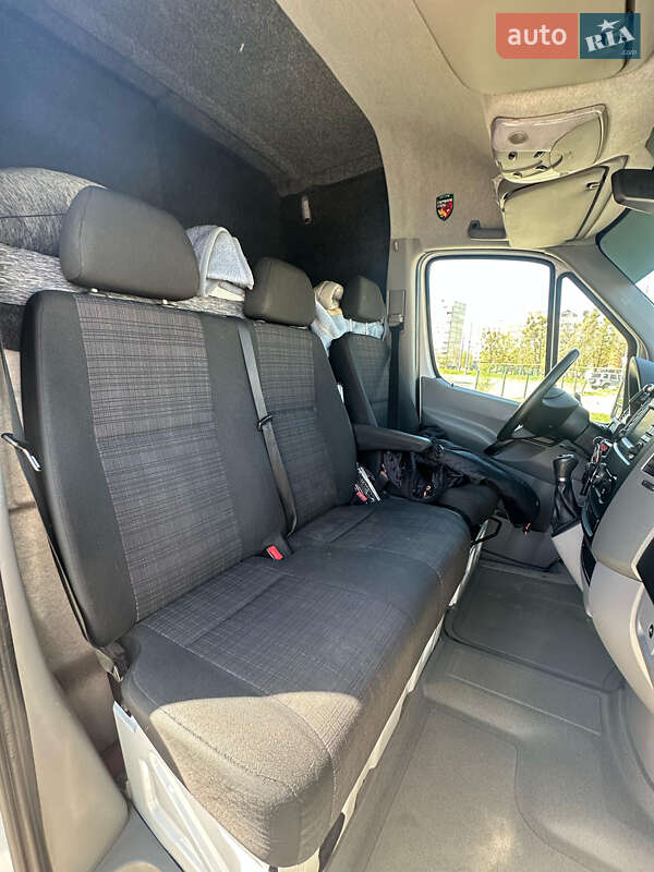 Вантажний фургон Mercedes-Benz Sprinter 2015 в Харкові
