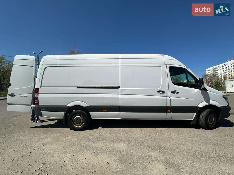 Вантажний фургон Mercedes-Benz Sprinter 2015 в Харкові