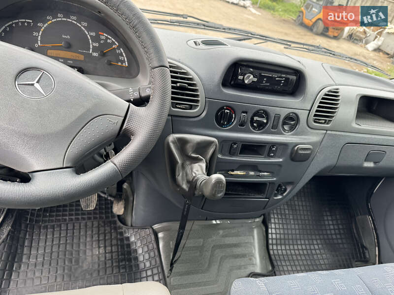 Грузовой фургон Mercedes-Benz Sprinter 2005 в Ровно