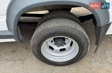Грузовой фургон Mercedes-Benz Sprinter 2005 в 