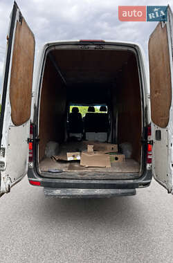 Грузовой фургон Mercedes-Benz Sprinter 2011 в 