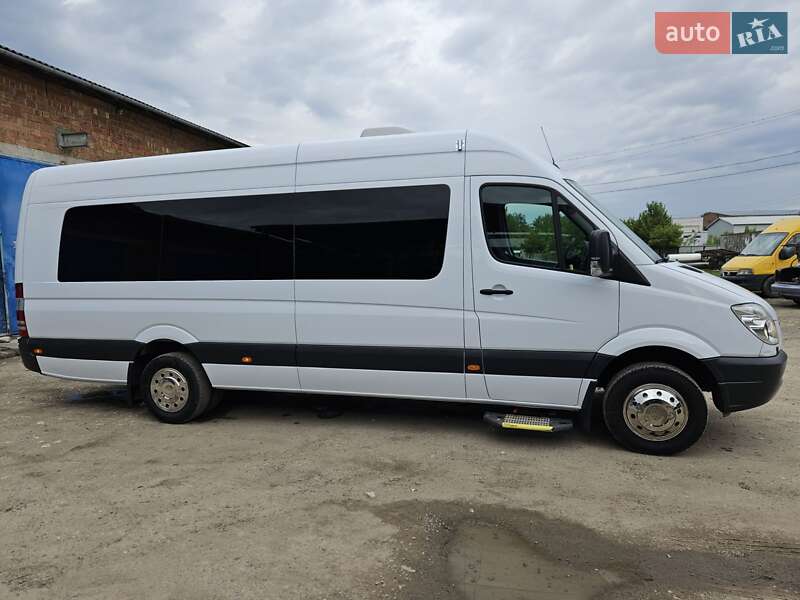 Туристический / Междугородний автобус Mercedes-Benz Sprinter 2013 в Черновцах