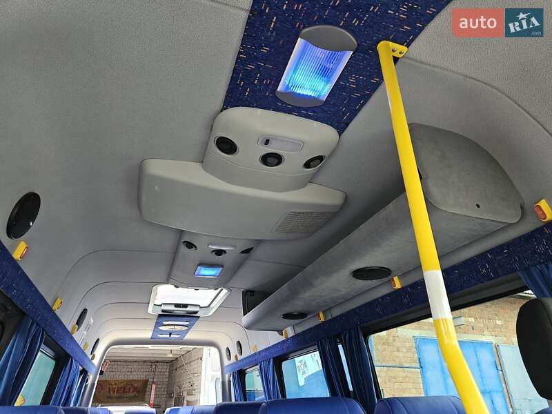 Туристический / Междугородний автобус Mercedes-Benz Sprinter 2013 в Черновцах