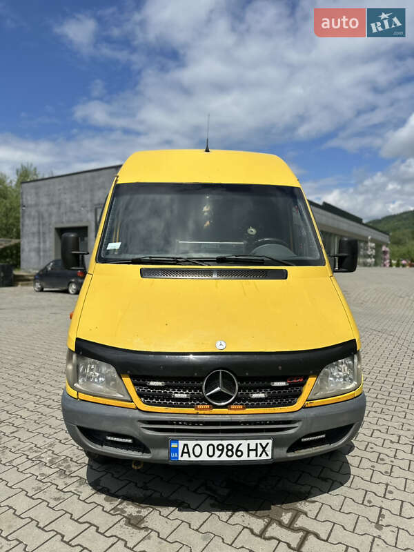 Грузовой фургон Mercedes-Benz Sprinter 2004 в 