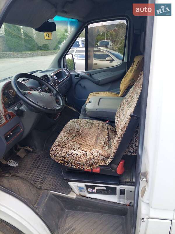 Вантажний фургон Mercedes-Benz Sprinter 2002 в Кропивницькому