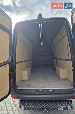 Грузовой фургон Mercedes-Benz Sprinter 2017 в 