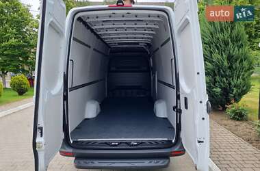 Грузовой фургон Mercedes-Benz Sprinter 2021 в 