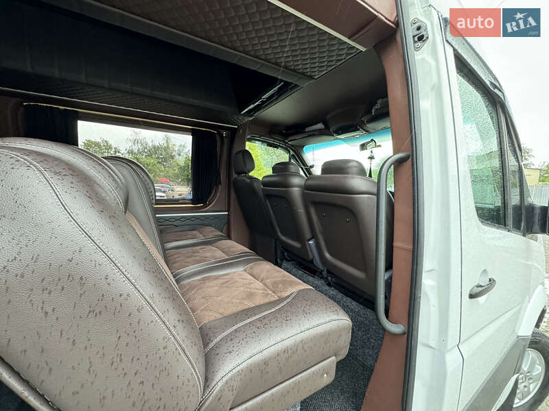 Вантажопасажирський фургон Mercedes-Benz Sprinter 2012 в Чернівцях