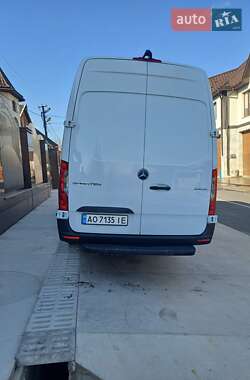 Грузовой фургон Mercedes-Benz Sprinter 2022 в 