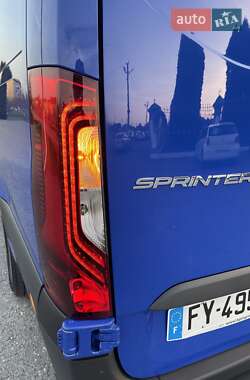 Вантажний фургон Mercedes-Benz Sprinter 2021 в 