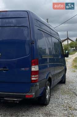 Грузовой фургон Mercedes-Benz Sprinter 2011 в 