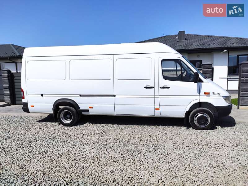 Грузовой фургон Mercedes-Benz Sprinter 2003 в Ровно